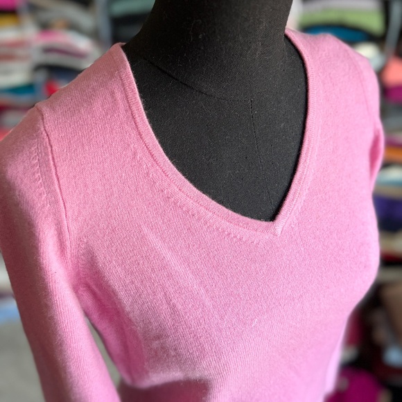 Ann Taylor Soft Rose Cashmere V-Neck Sweater - Picture 3 of 6